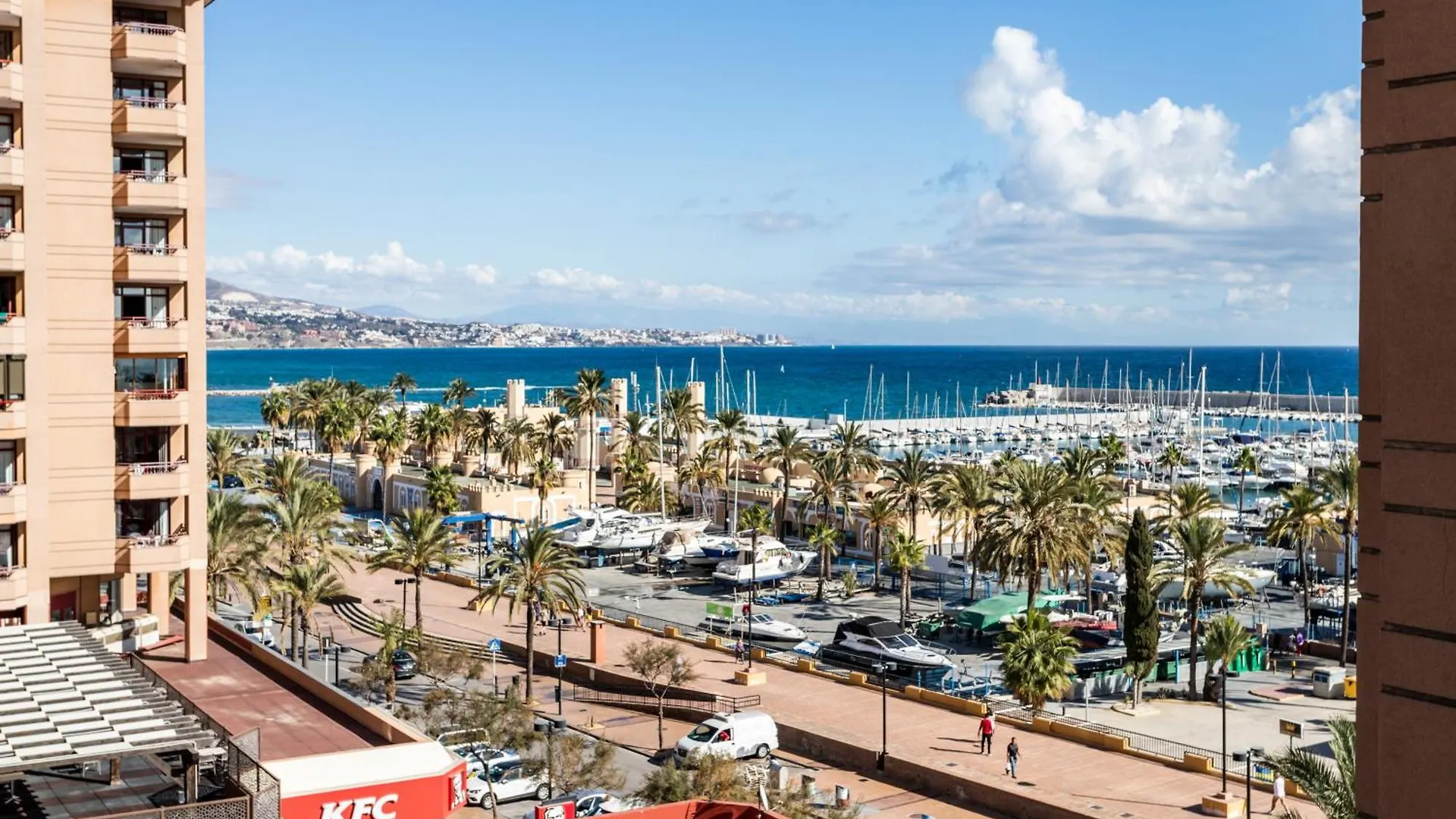 Modern And Bright Apartment By Fuengirola Marina